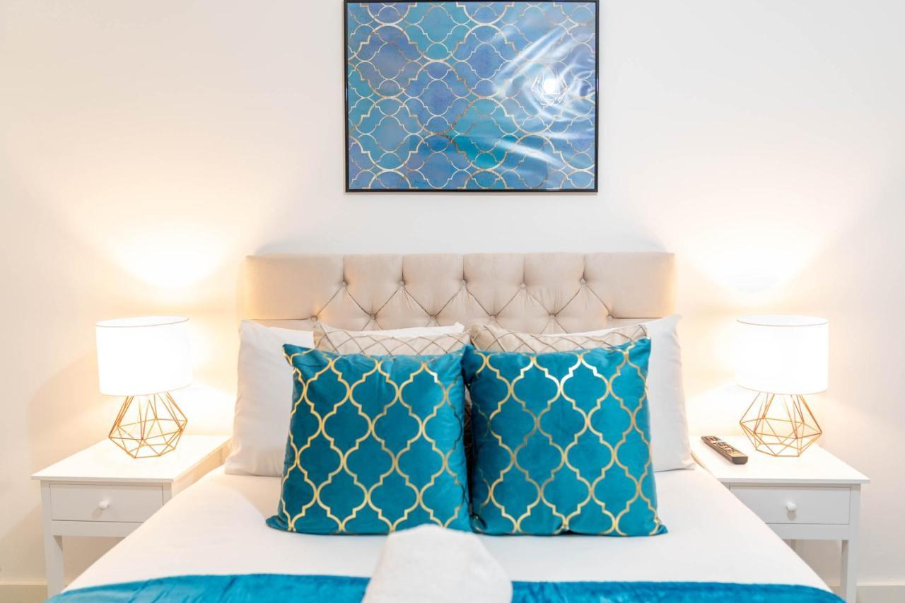 Two Bedroom Apartment - En Suites - Smart Tv'S - Wifi - Netflix - Bearwood Birmingham Eksteriør billede